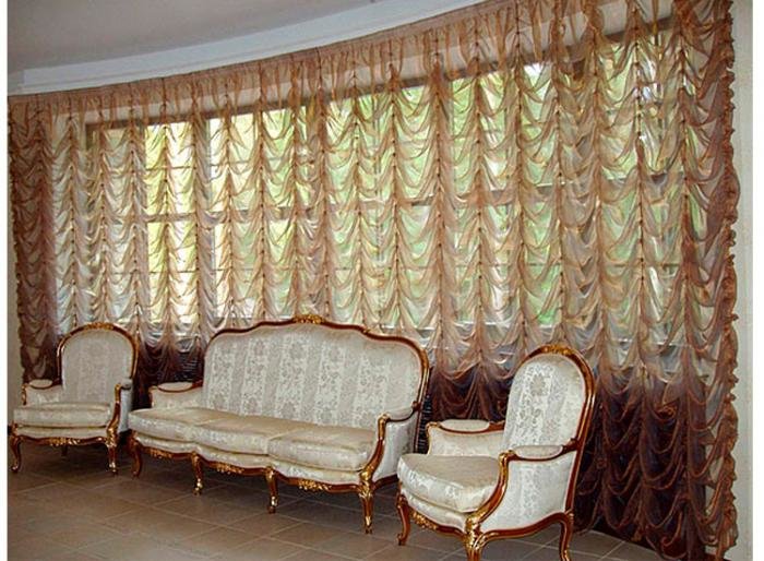 французские шторы в гостиной